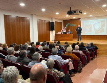 &Eacute;xito en la presentaci&oacute;n de la gu&iacute;a de Bol&oacute;n de Juan Manuel y Jos&eacute; Francisco Maestre