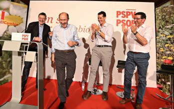 Rubalcaba desea que "en Espa&ntilde;a se produzca un cambio socialista como en Elda y Petrer"