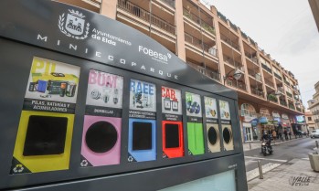 Los &ldquo;miniecoparques&rdquo; llegan a Elda para fomentar el reciclaje de peque&ntilde;os residuos dom&eacute;sticos