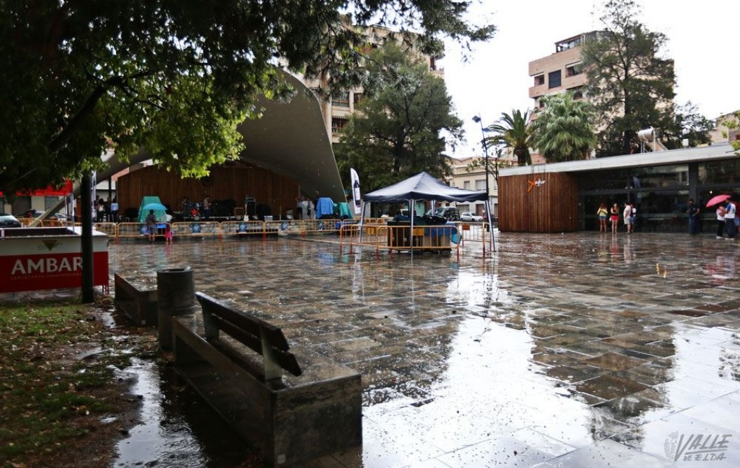 La lluvia obliga a cancelar los conciertos del EMDIV de la Plaza Castelar La lluvia obliga a cancelar los conciertos del EMDIV de la Plaza Castelar