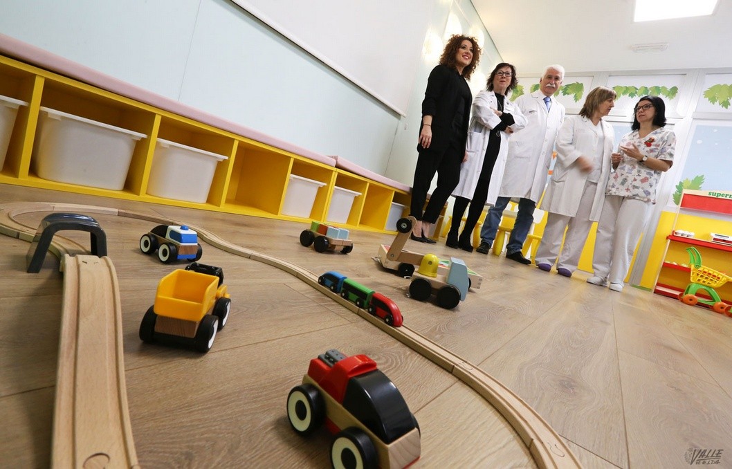 El Hospital reinaugura un aula de juegos en Pediatría para facilitar la estancia de los más pequeños El Hospital reinaugura un aula de juegos en Pediatría para facilitar la estancia de los más pequeños