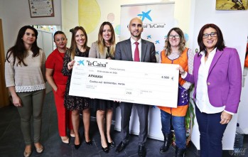 Apanah recibe 4.500 euros para la adquisici&oacute;n de material de estenotipia