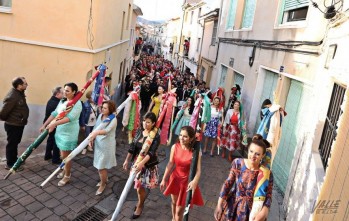 El Preg&oacute;n y el D&iacute;a de Banderas anuncian la proximidad de las fiestas de Moros y Cristianos de Petrer