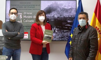 El profesor Jorge Olcina presenta un libro sobre el comercio y las comunicaciones en Elda
