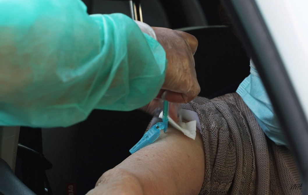La población entre 45 y 55 años entra en el plan de vacunación prioritario de Sanidad La población entre 45 y 55 años entra en el plan de vacunación prioritario de Sanidad