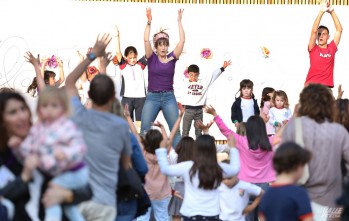 La Plaza Castelar acogi&oacute; una fiesta intergeneracional por la igualdad