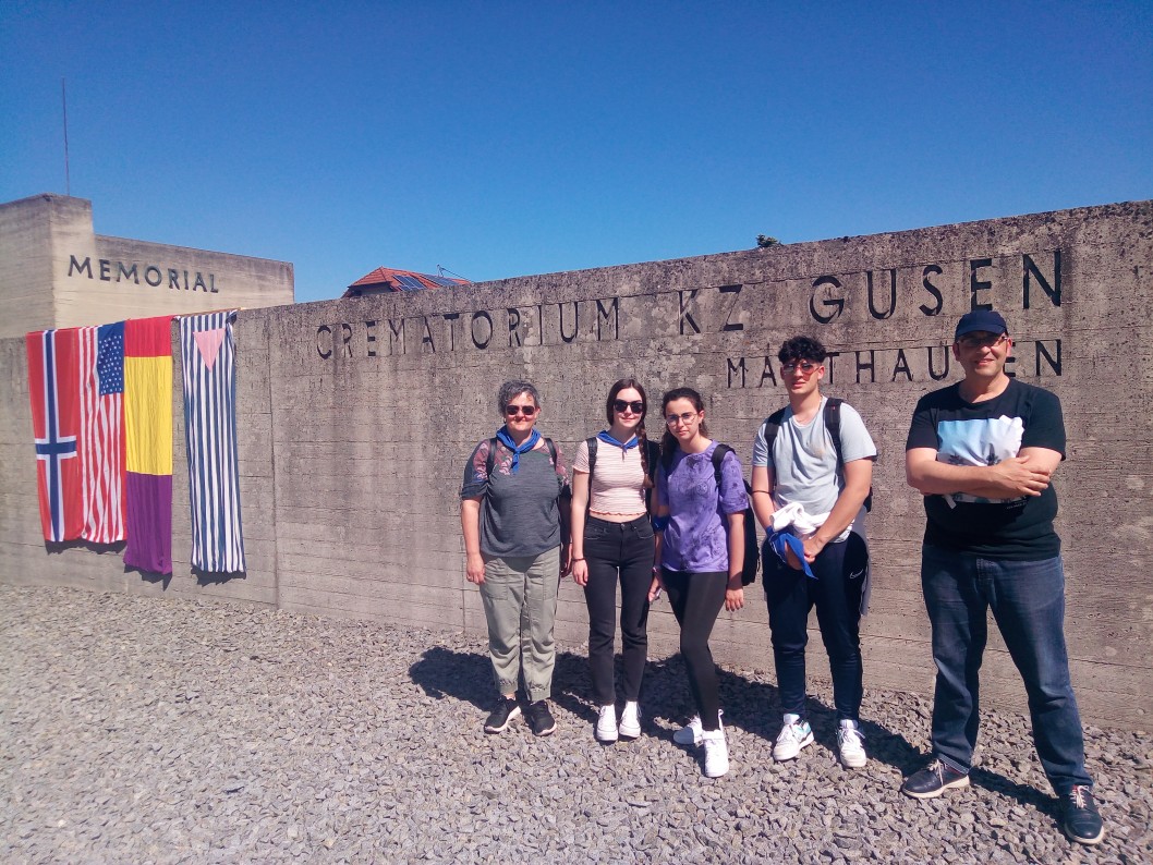 Estudiantes del IES La Canal de Petrer viajan al campo de concentración de Mauthausen Estudiantes del IES La Canal de Petrer viajan al campo de concentración de Mauthausen