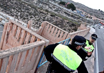 El robo en una joyer&iacute;a en Elda deja tres polic&iacute;as heridos