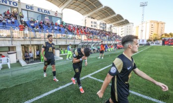 El Eldense estrena sin gol su sexta categor&iacute;a y el c&eacute;sped natural