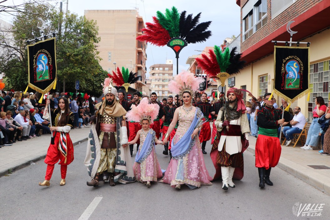 Las primeras Entraetas llaman a la fiesta en Petrer Las primeras Entraetas llaman a la fiesta en Petrer
