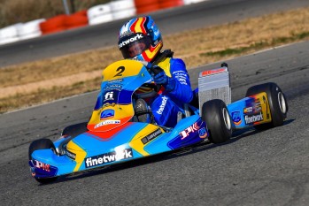 El piloto eldense Sandro P&eacute;rez y su "Alonso-kart" vencen en la 8&ordf; edici&oacute;n del Hivern Karting de Chiva