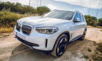 BMW lanza su primer veh&iacute;culo sport totalmente el&eacute;ctrico