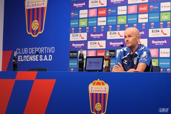Javi Cabello: "Hay que seguir trabajando para encontrar el equilibrio entre la defensa y el ataque"