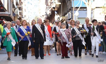 La comparsa de Estudiantes brilla en su 75 aniversario