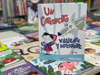Un caperucito valiente y diferente de Wallace West