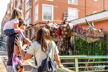 Los dinosaurios ya est&aacute;n en Petrer
