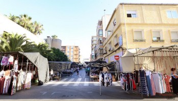 El mercadillo reabre, pero sin controlar los accesos 