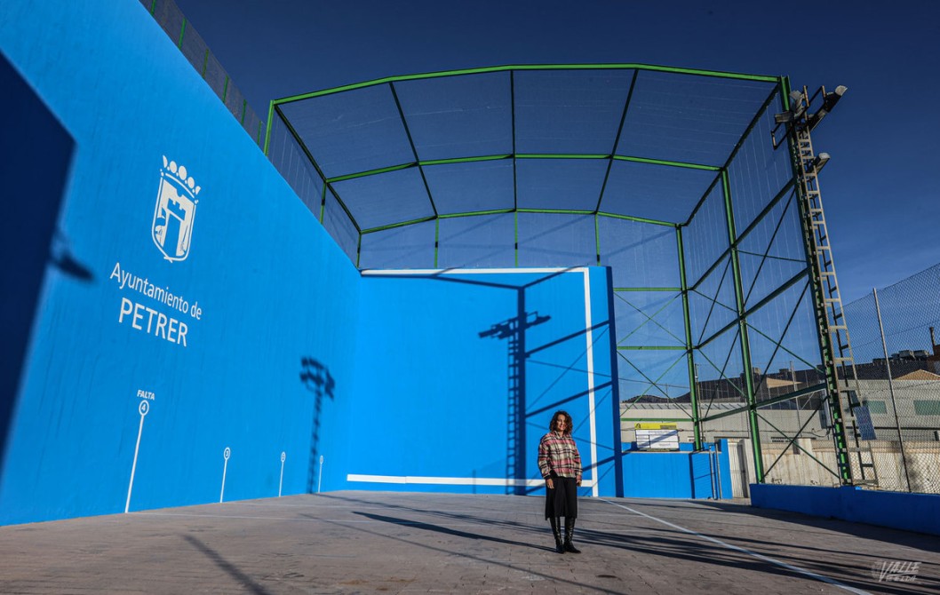Petrer renueva el frontón descubierto de las instalaciones deportivas de San Fernando Petrer renueva el frontón descubierto de las instalaciones deportivas de San Fernando