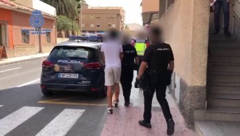 Detienen a un joven de 18 a&ntilde;os por asaltar en Petrer la casa de una mujer de 85 a&ntilde;os y atacarla con unas tijeras  