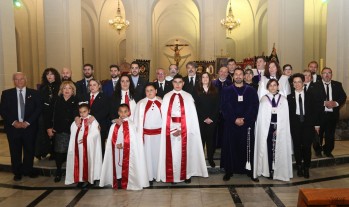 La Semana Santa eldense da una calurosa bienvenida a 30 nuevos cofrades