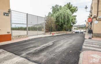 Mejoran la accesibilidad y asfaltado en la calle Las &Aacute;guilas de La Torreta