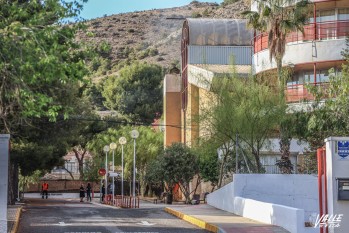 Provocan un incendio en el antiguo edificio del Instituto La Torreta