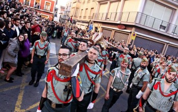 Miles de personas asistieron al desfile de la Legi&oacute;n por el 25 aniversario del Cristo del Buen Amor