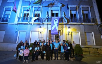 El Ayuntamiento de Elda se ilumina de azul para conmemorar el D&iacute;a Mundial de la Diabetes