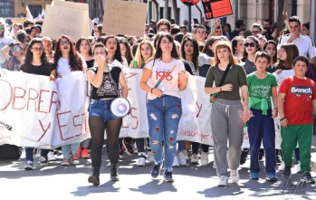 M&aacute;s de 250 alumnos toman las calles de Elda y Petrer para reivindicar un cambio en Educaci&oacute;n