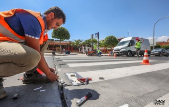 Los pasos de peatones inteligentes en la avenida Reina Sofía se iluminarán si detectan personas