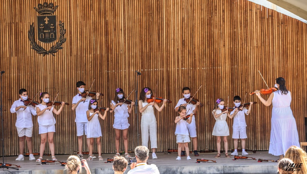 Pequeños violinistas Pequeños violinistas