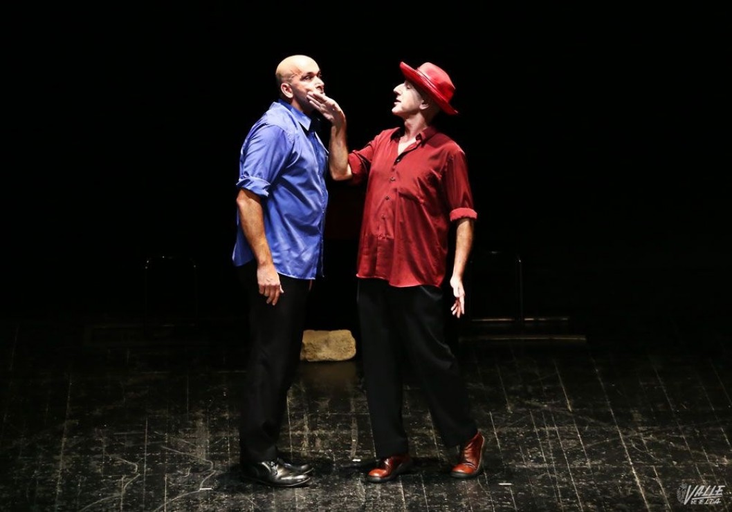 Gerardo Esteve presentó su obra «Ligeros de lenguaje» en el Teatro Castelar Gerardo Esteve presentó su obra «Ligeros de lenguaje» en el Teatro Castelar