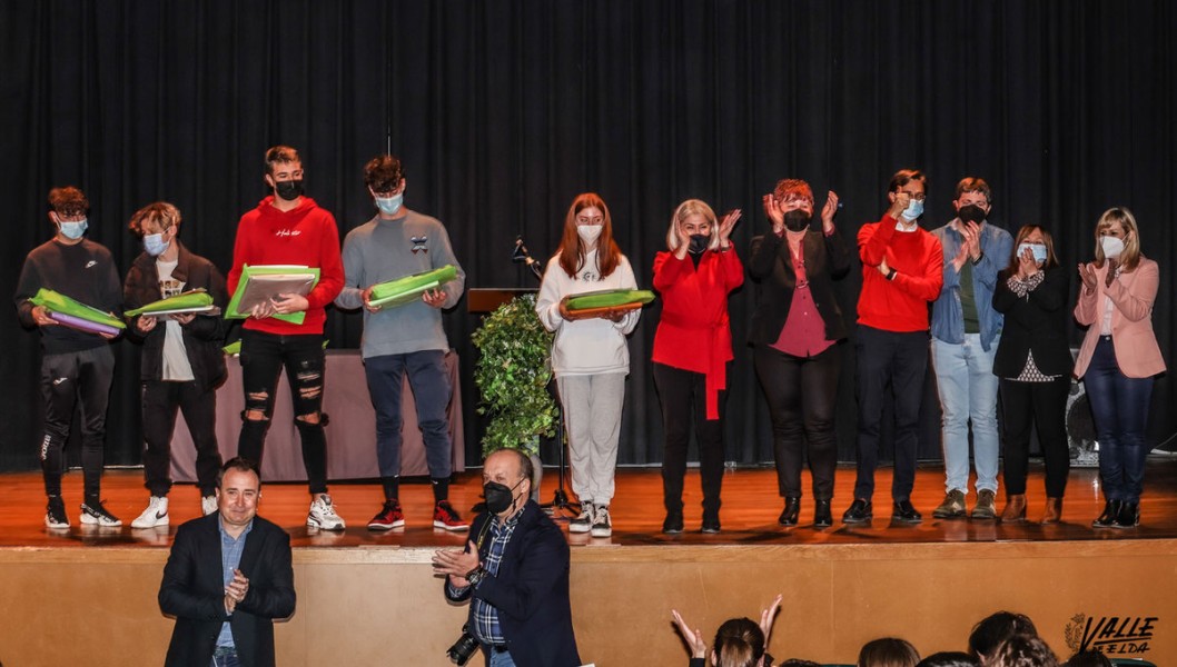 Una gran partida de Kahoot para preparar la EBAU en Petrer Una gran partida de Kahoot para preparar la EBAU en Petrer
