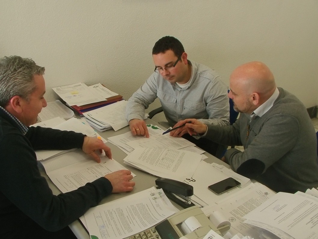 Petrer cierra su presupuesto de 2014 con una liquidación positiva de más de dos millones de euros Petrer cierra su presupuesto de 2014 con una liquidación positiva de más de dos millones de euros