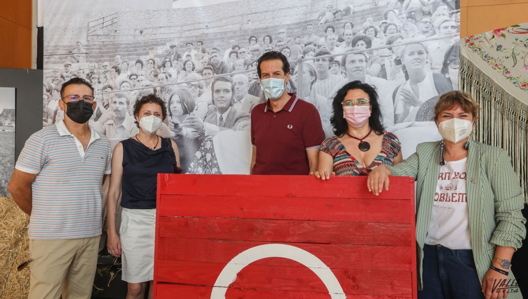 La exposición sobre la emblemática Plaza de Toros de Elda se inaugura hoy La exposición sobre la emblemática Plaza de Toros de Elda se inaugura hoy