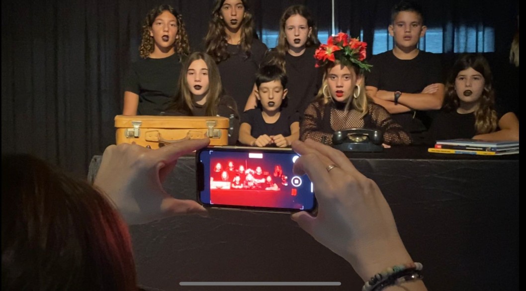 Alumnos del colegio Juan Rico y Amat hacen un vídeo contra la violencia de género Alumnos del colegio Juan Rico y Amat hacen un vídeo contra la violencia de género