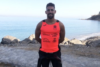 El artillero eldense David Ib&aacute;&ntilde;ez, campe&oacute;n militar de nataci&oacute;n de aguas abiertas