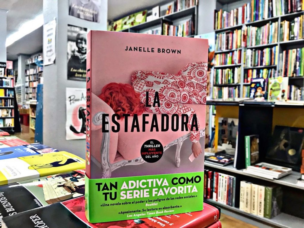 "La estafadora" de Janelle Brown "La estafadora" de Janelle Brown
