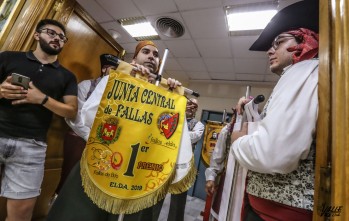 Guerra abierta en las Fallas de Elda: Huerta Nueva lleva al juzgado su sanci&oacute;n