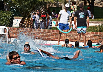 M&aacute;s de 700 ni&ntilde;os pasar&aacute;n por las piscinas municipales gracias a los cursos de verano