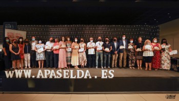 Elda premia a quienes trabajan por una mejor educaci&oacute;n