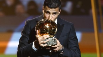 El Bal&oacute;n de Oro jug&oacute; en Elda