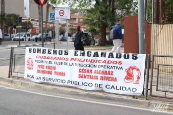 Los Bomberos de Elda se unen a las reivindicaciones laborales