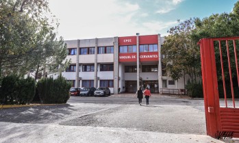 Las familias del colegio Miguel de Cervantes exigen unas instalaciones dignas