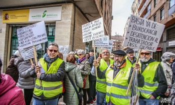 Los pensionistas reclaman que vuelva la atenci&oacute;n presencial en las oficinas de la Seguridad Social