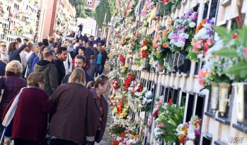 Elda y Petrer cumplen con la tradici&oacute;n del D&iacute;a de Todos los Santos