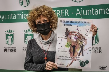 El Taller municipal de teatro de Petrer celebra la Navidad con un espect&aacute;culo de mon&oacute;logos y humor