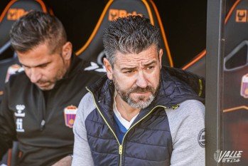Fernando Est&eacute;vez: "El partido contra el Tenerife ser&aacute; complicado, se decidir&aacute; por los peque&ntilde;os detalles"