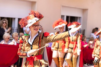 Los m&aacute;s peque&ntilde;os derrochan alegr&iacute;a en el Desfile Infantil de Petrer