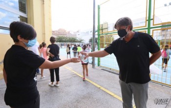 Los colegios de Elda retoman las actividades extraescolares y los juegos infantiles reabren a partir de ma&ntilde;ana